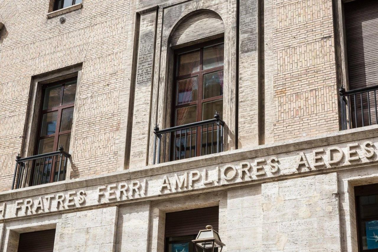 Spa Apartment Via Barberini Roma Exterior foto