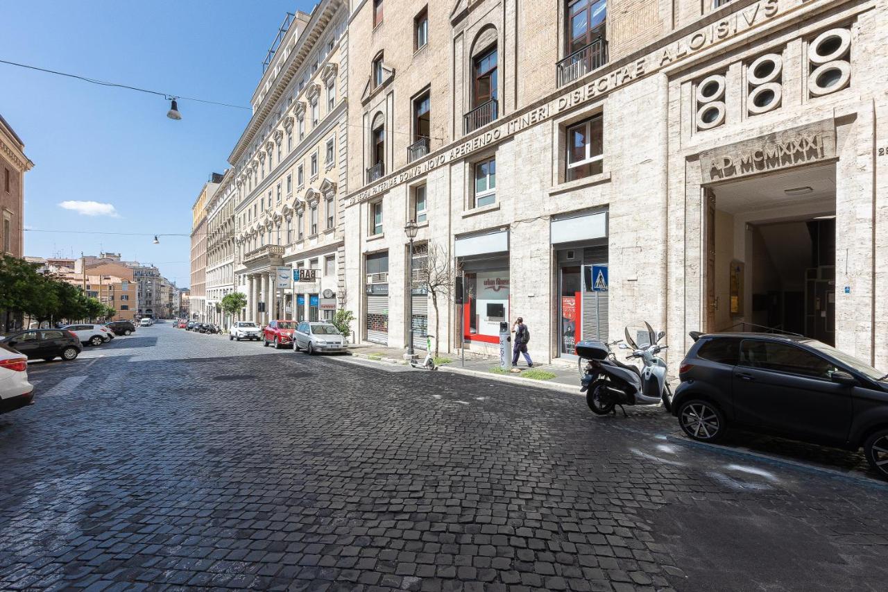Spa Apartment Via Barberini Roma Exterior foto